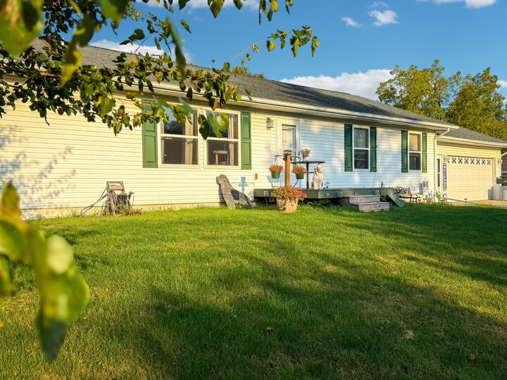 Property Photo: 121 S State Street IA 50036