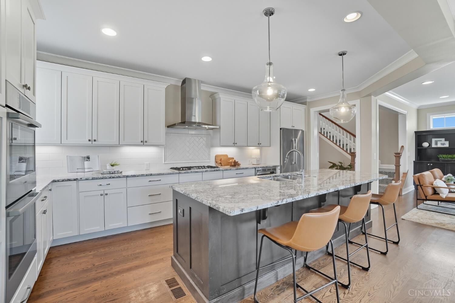 Property Photo:  3633 Stettinius Avenue  OH 45208