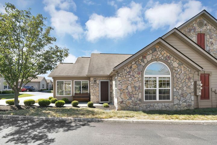 206 Kristen W Way  Heath OH 43056 photo