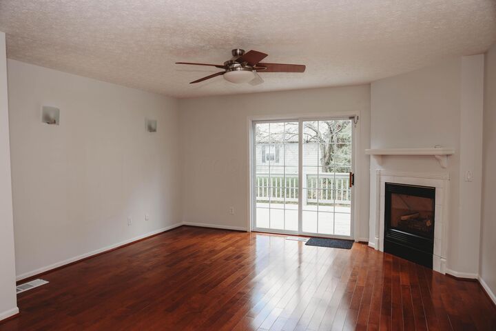 Property Photo: 4063 Parkcove Drive OH 43230
