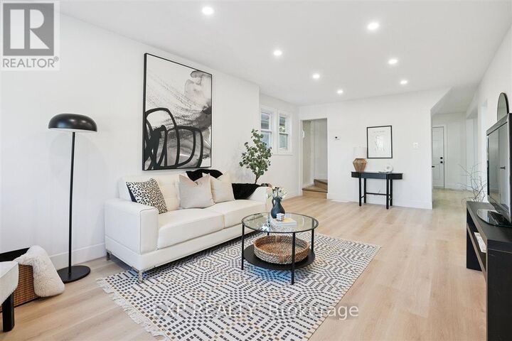 Photo de la propriété:  41 Cameron Avenue South  ON L8K 2X1 