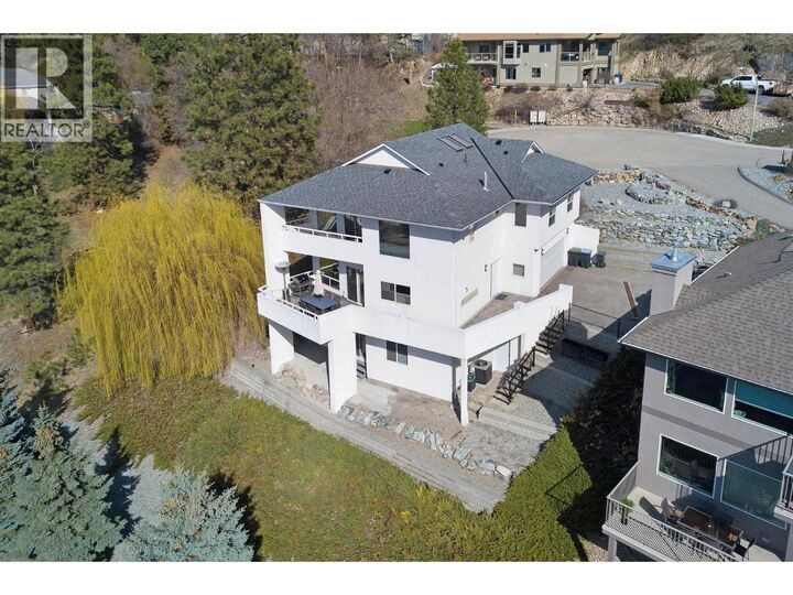 Photo de la propriété:  1022 James Hockey Place  BC V1X 7L2 