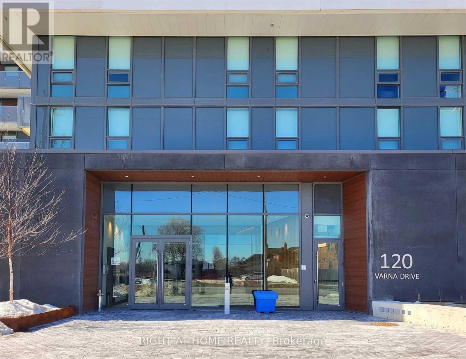 Property Photo: 120 Varna Drive 1401 ON M6A 0B3