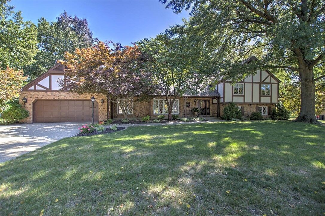 Property Photo:  818 Stevens Creek Court  IL 62535 