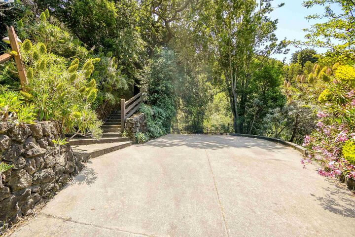 Property Photo:  21 Red Rock Way  CA 94903 