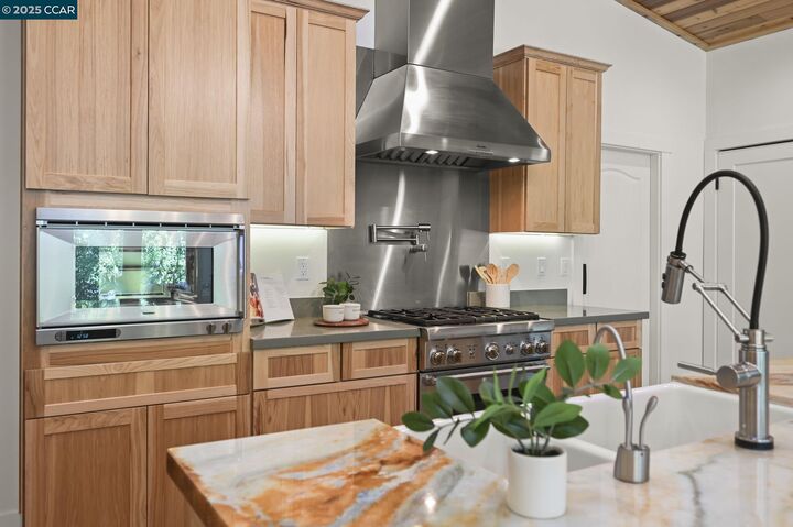 Property Photo: 1772 Ruth Dr CA 94523
