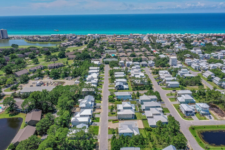 Property Photo: 274 Lakeland Drive FL 32550