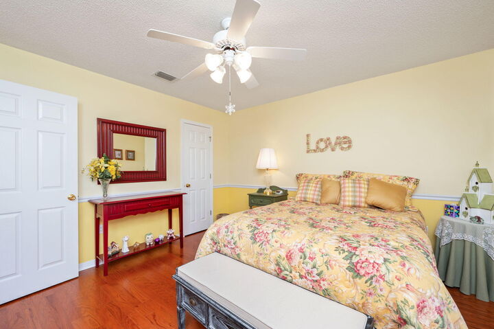 Property Photo:  5863 Hunting Meadows Drive  FL 32536 