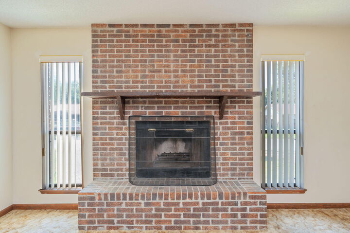 Property Photo: 422 Fleetwood Drive FL 32569