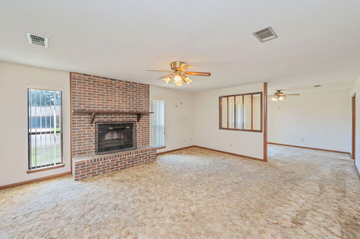 Property Photo:  422 Fleetwood Drive  FL 32569 