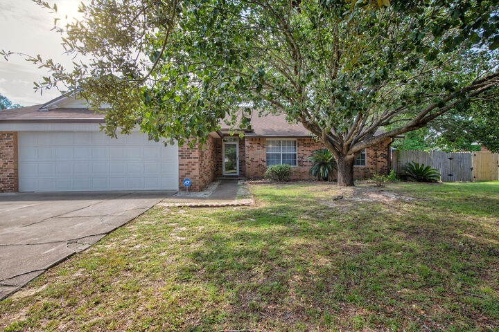 7241 Antoinette Circle  Navarre FL 32566 photo