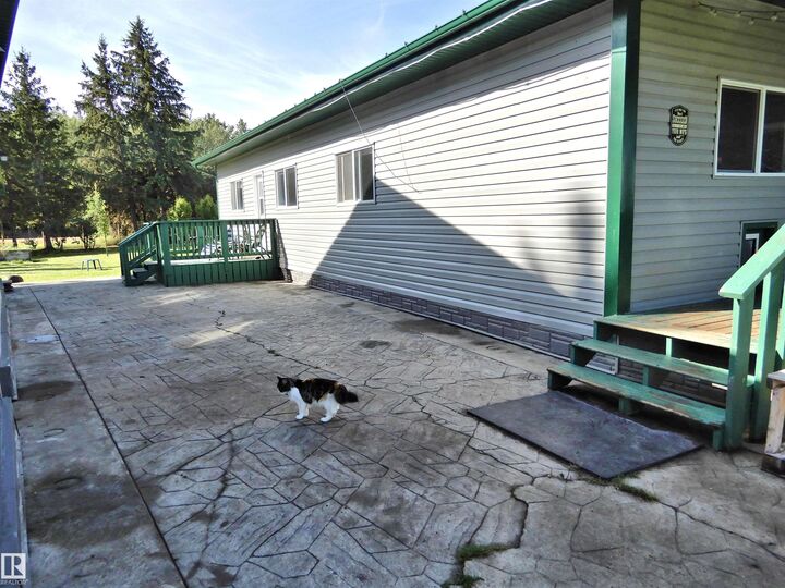 Property Photo: 1320 Twsp 570 AB T0E 1V0