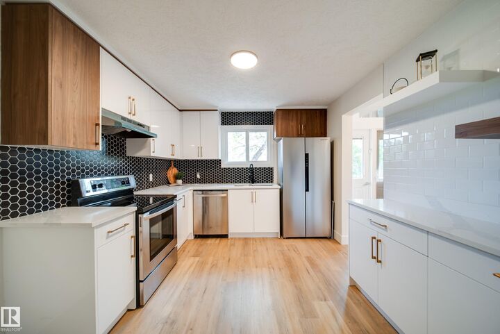Photo de la propriété:  111 Grandin Village  AB T8N 1R9 