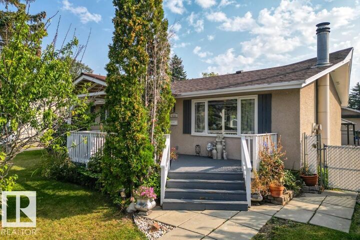 Property Photo:  9211 69 Street NW  AB T6B 1V8 