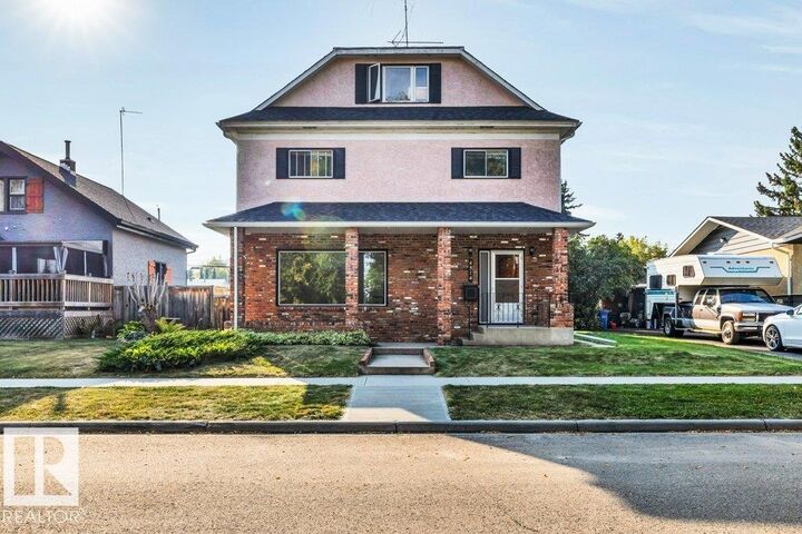 Property Photo:  4314 52 Street  AB T9A 1N4 