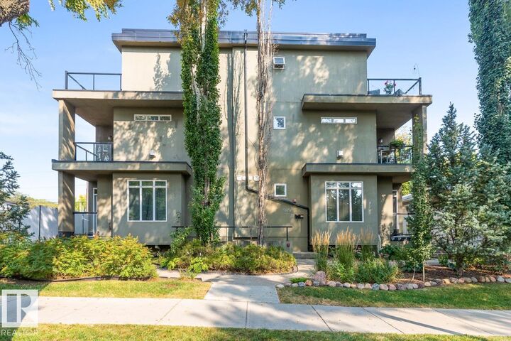 Property Photo:  9856 83 Avenue NW 3  AB T6E 0B5 
