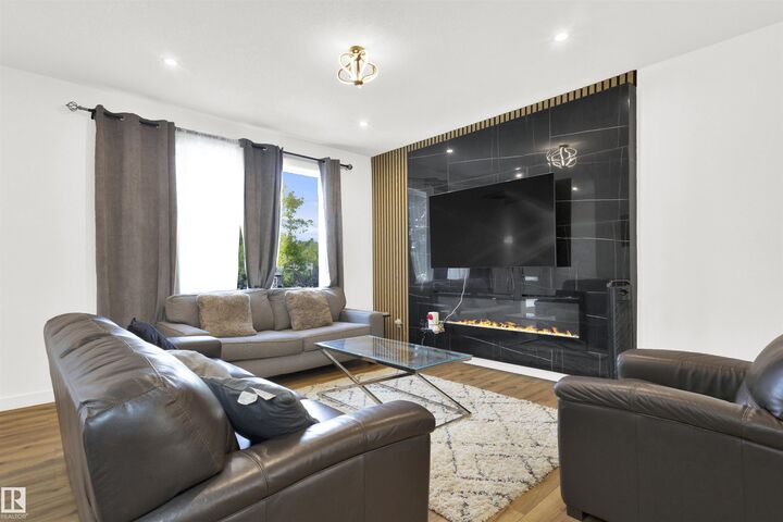 Property Photo:  9559 85 Street NW  AB T6C 3E1 