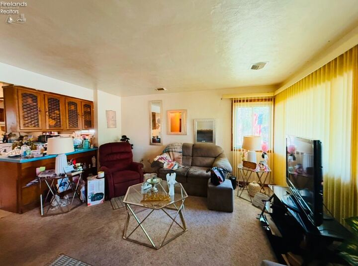 Property Photo: 1475 Dixon OH 44870