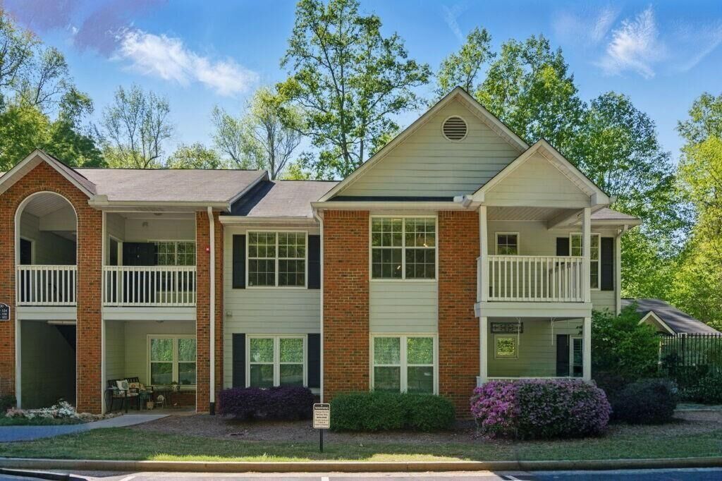 Property Photo: 124 Streamside Drive 24 GA 30076