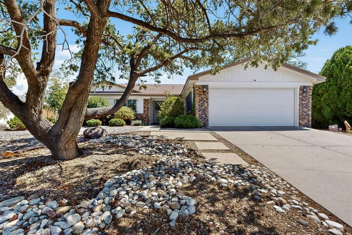 Property Photo: 2916 Indiana Street NE NM 87110