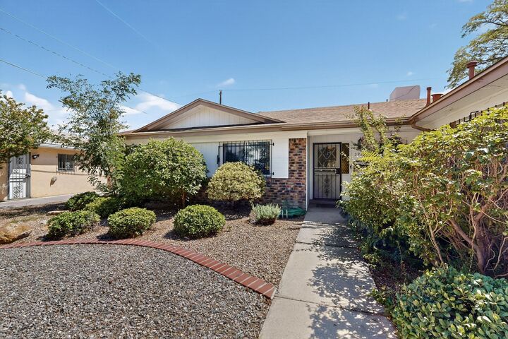 Property Photo:  2916 Indiana Street NE  NM 87110 