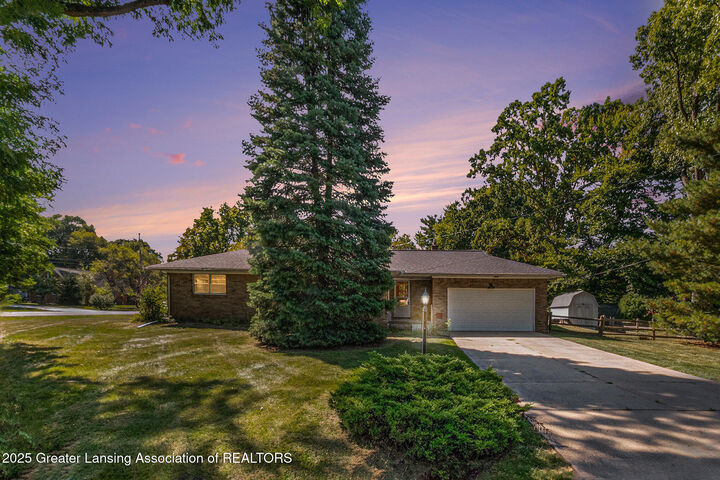 1606 Forest Hills Drive  Okemos MI 48864 photo