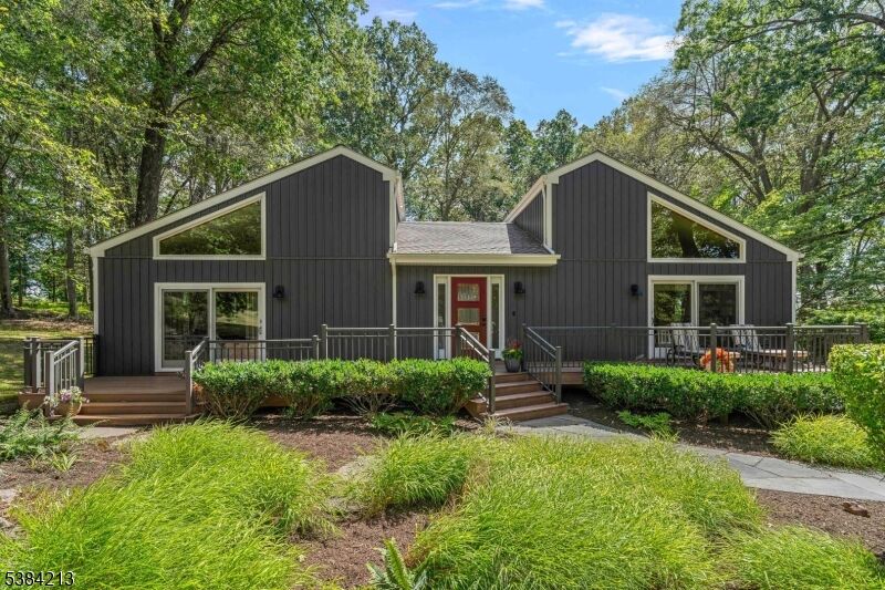 Property Photo:  1 Fawn Ridge Rd  NJ 08833 