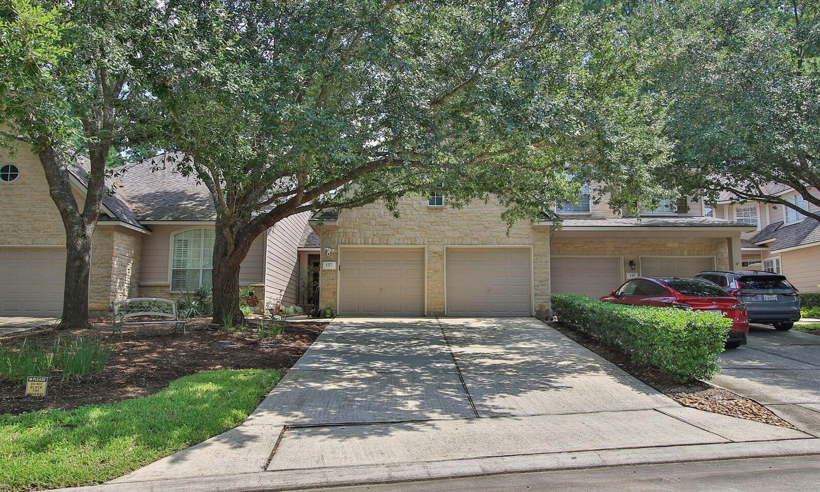 Property Photo:  127 E Greenhill Terrace Place  TX 77382 
