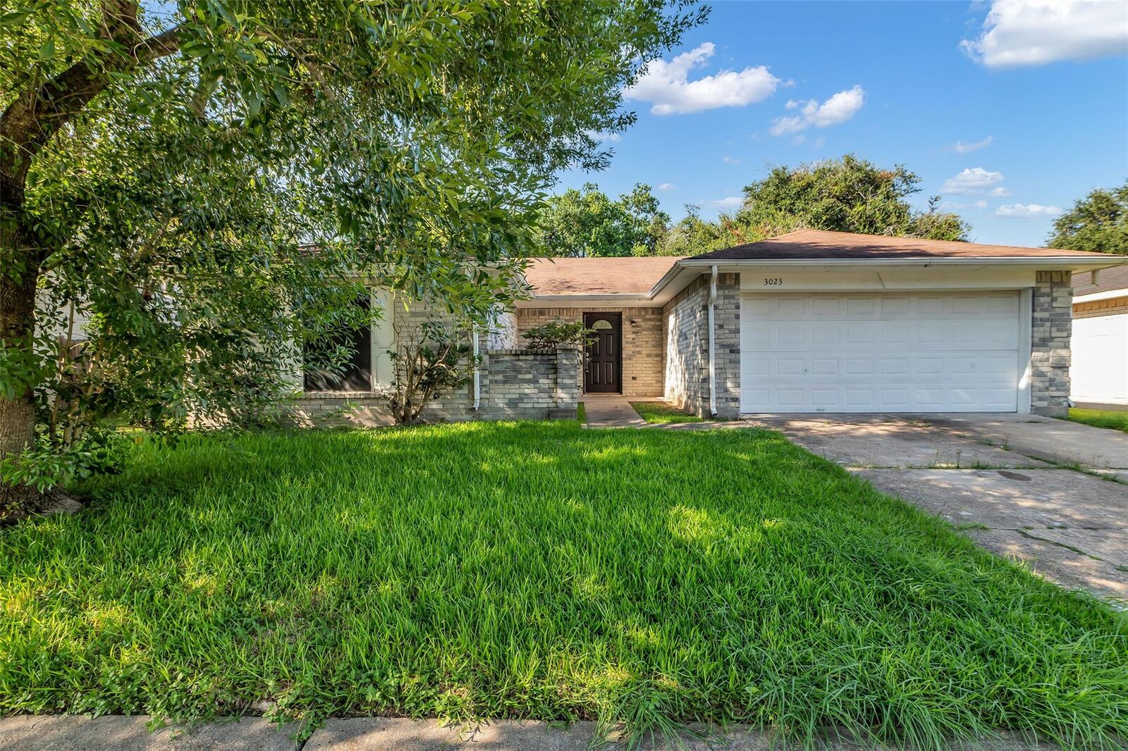 Property Photo: 3023 Becket Street TX 77584