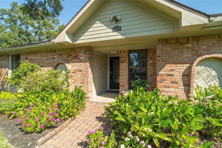 Property Photo:  2003 Richvale Lane  TX 77062 