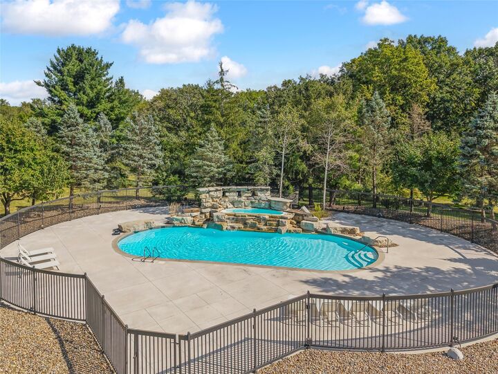 Property Photo: 3700 Hidden Creek Drive IA 50265