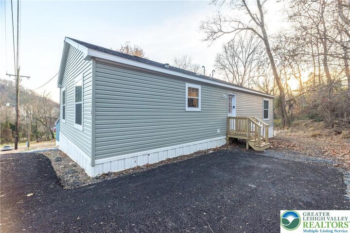 Property Photo:  465 Royal Manor Road Lot 4  PA 18042 