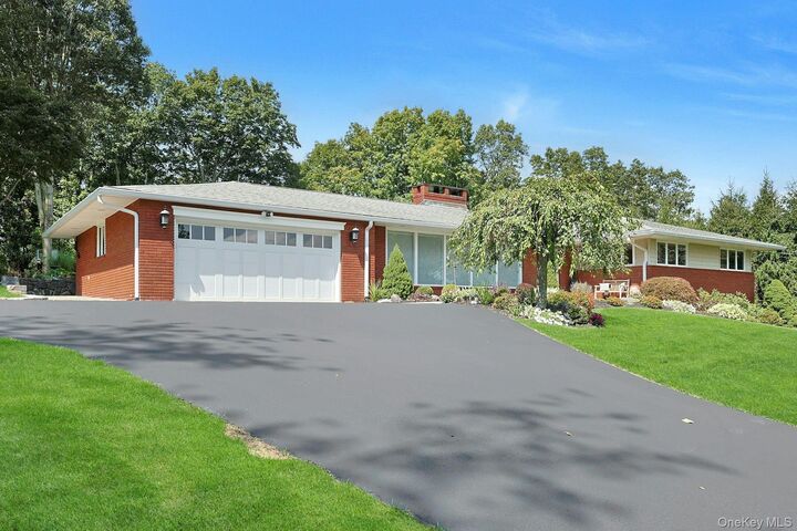 Property Photo:  2 Westerly Lane S  NY 10594 