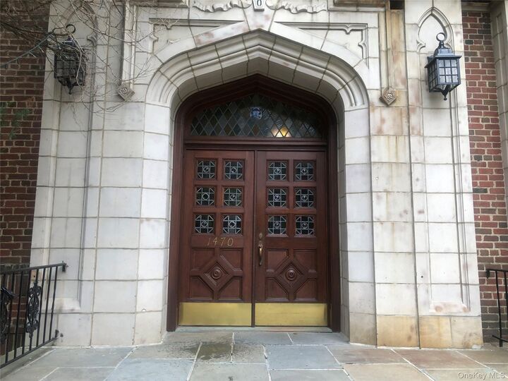 Property Photo: 1470 Midland Avenue 3M NY 10708