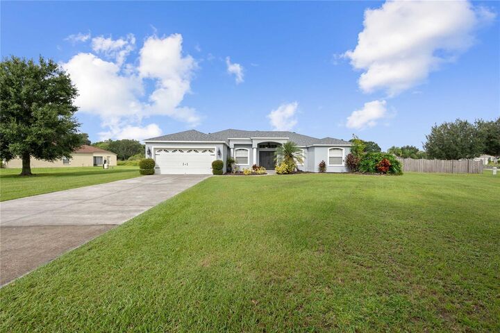 Property Photo:  1552 Avondale Ridge Drive  FL 33567 