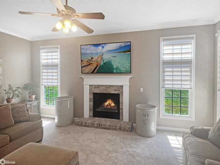 Property Photo:  2009 Briardale Drive  IA 50126 