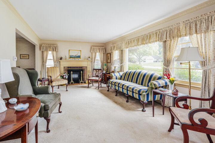 Property Photo: 2545 N Swan Blvd WI 53226