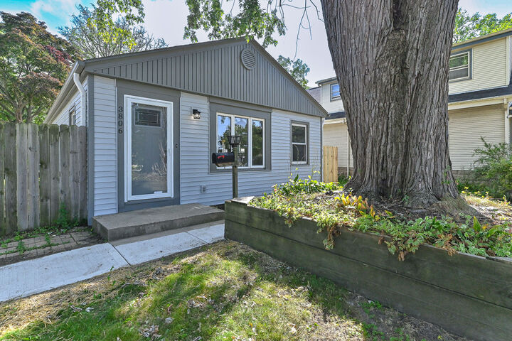 3806 S 92nd St  Milwaukee WI 53228 photo