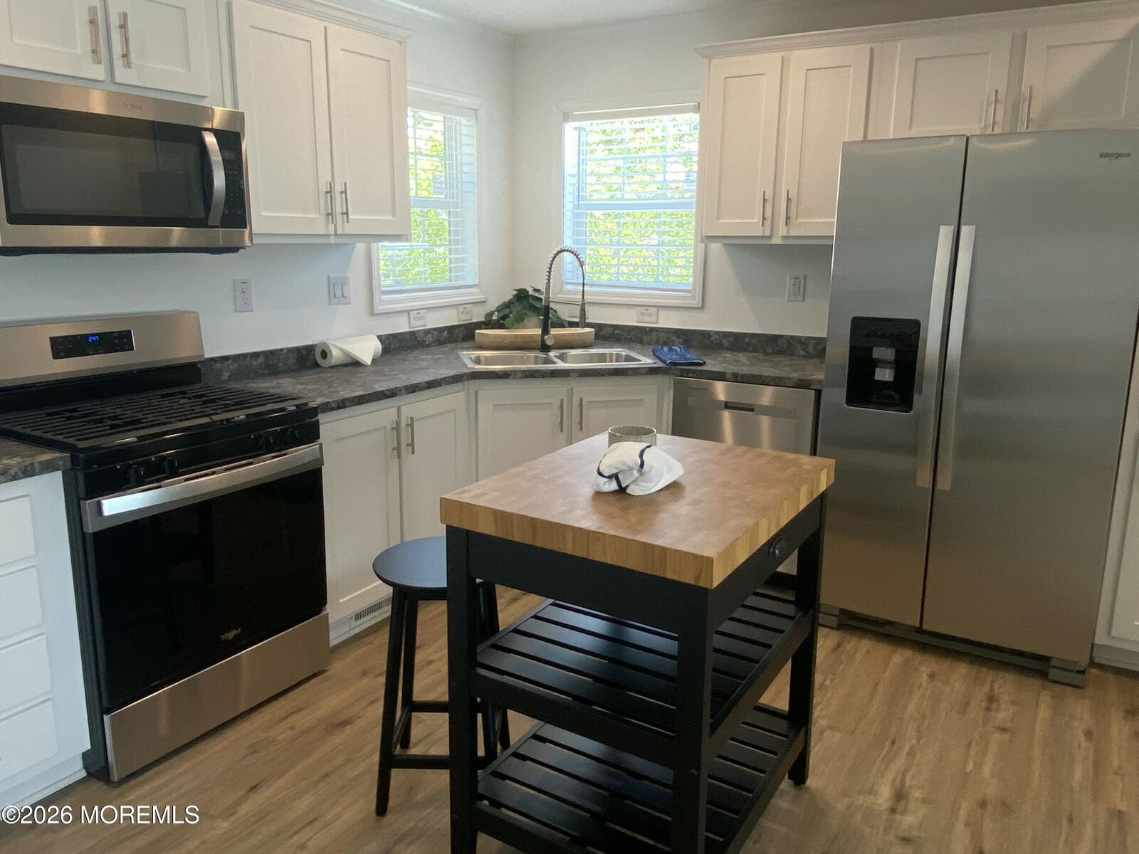 Property Photo:  18 Maple Tree Court  NJ 08050 