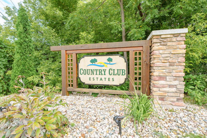 Property Photo:  1525 Moccasin Trail  MI 49022 