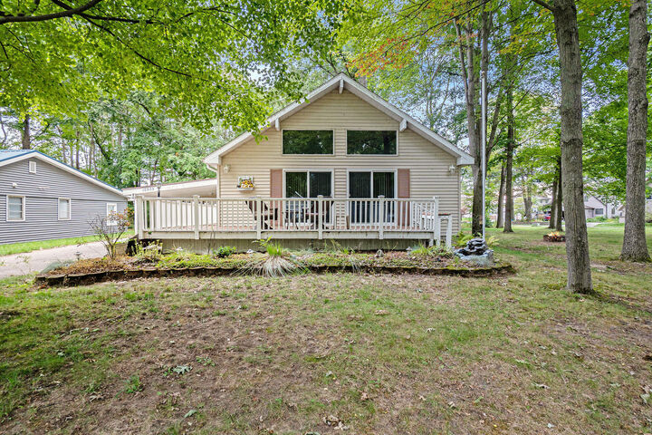 10905 1st Street  Canadian Lakes MI 49346 photo