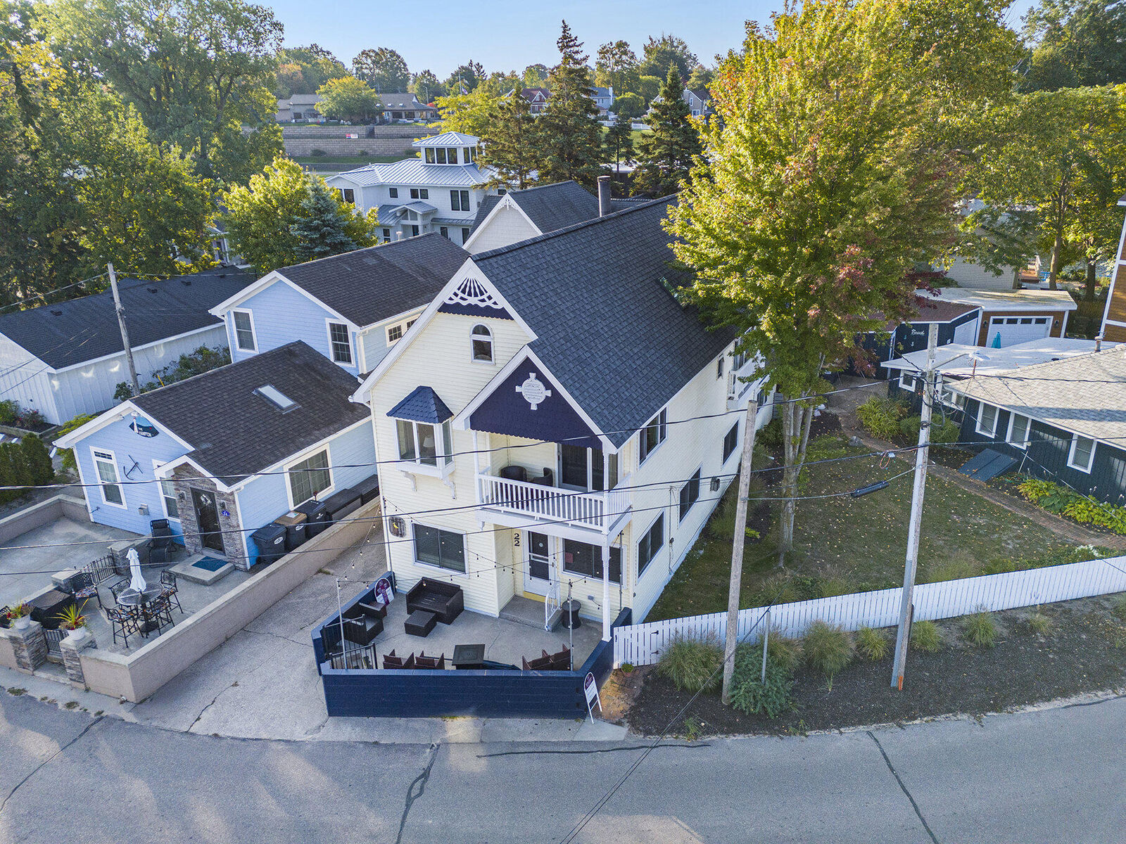 Property Photo:  22 Grand Boulevard  MI 49090 