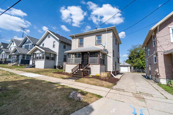 Property Photo:  140 Moore Street  MI 49203 