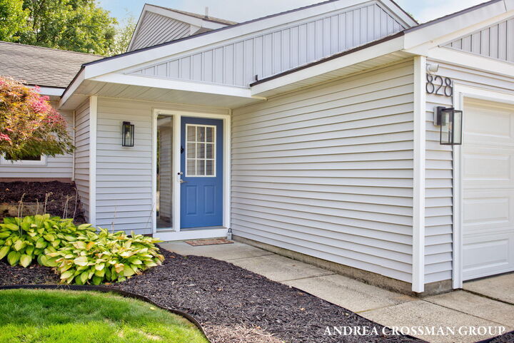 Property Photo:  828 Tierra Street SE  MI 49508