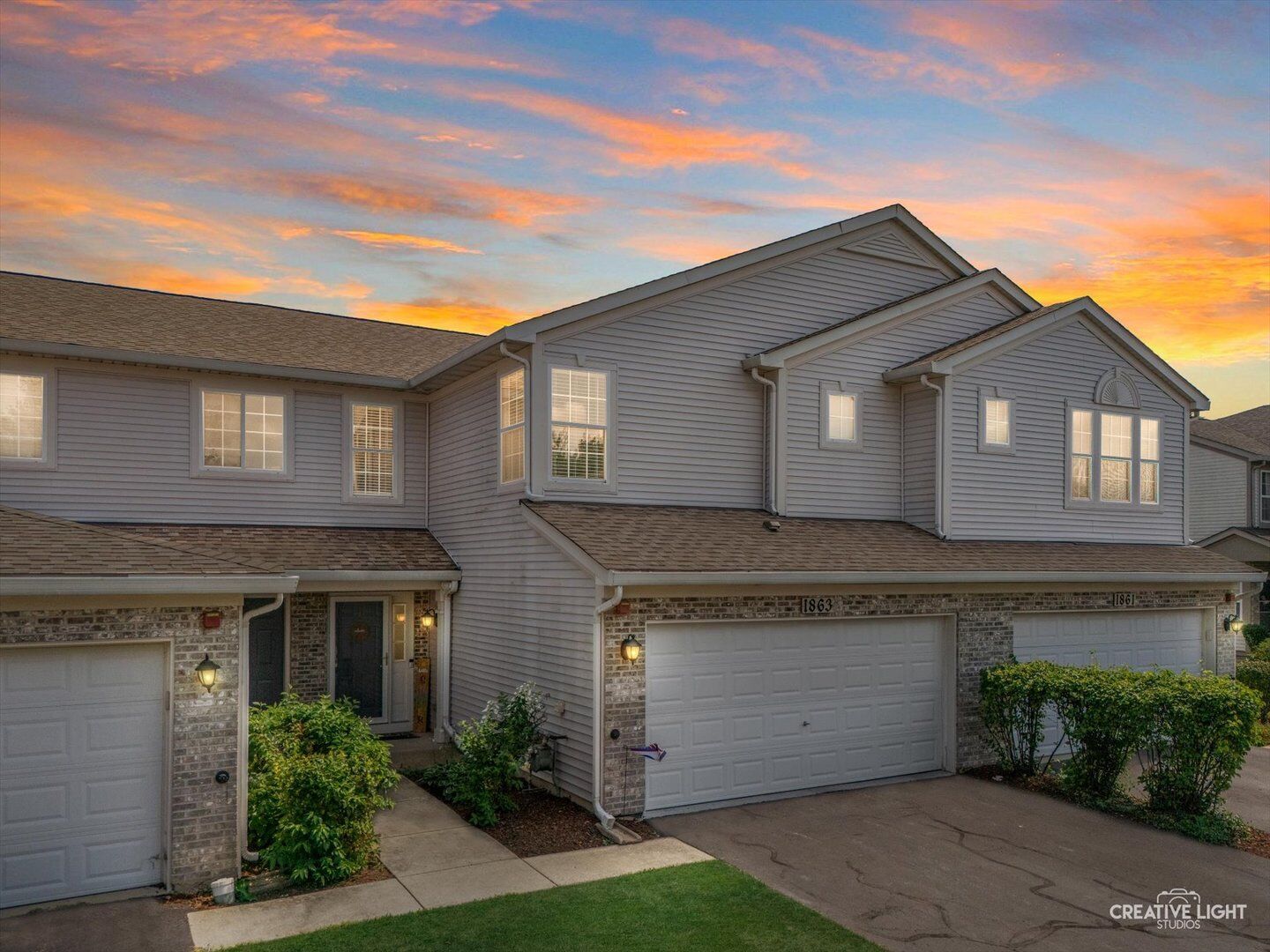 Property Photo: 1863 Candlelight Circle 1863 IL 60538