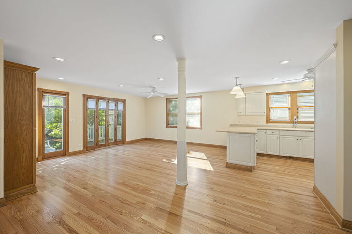 Property Photo:  1045 Fairoaks Avenue  IL 60015 