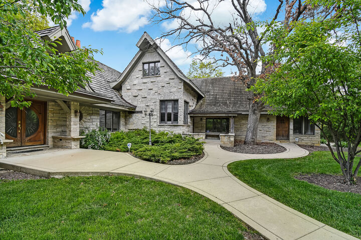 Property Photo: 3500 Spring Road IL 60523