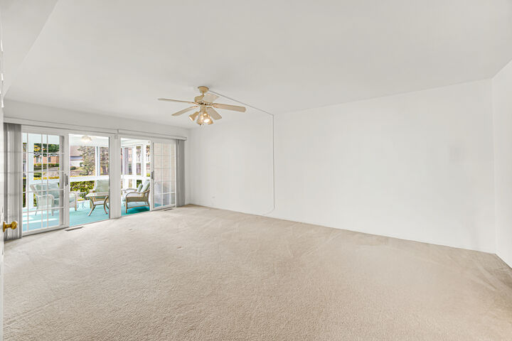 Property Photo: 5625 Chesapeake Drive 5625 IL 60050