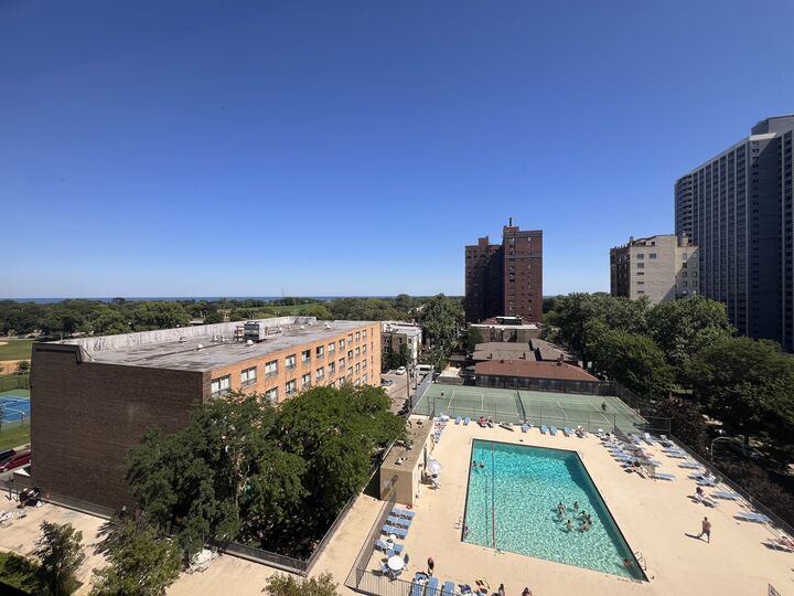 Property Photo:  4343 N Clarendon Avenue 906  IL 60613 