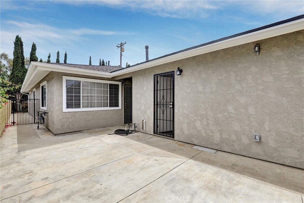 Property Photo:  404 E Glendale Drive  CA 92865 
